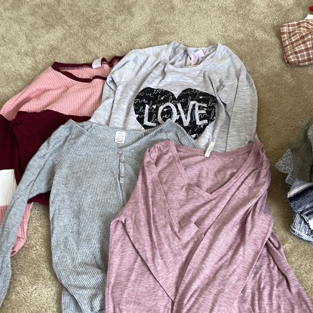 4 large long sleeve shirts